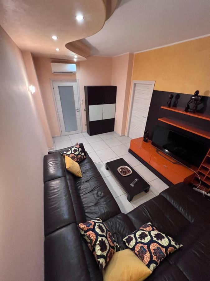 Stay In Style - Vibrant Condo In San Giovanni Lupatoto סן ג'יובאני לופאטוטו מראה חיצוני תמונה